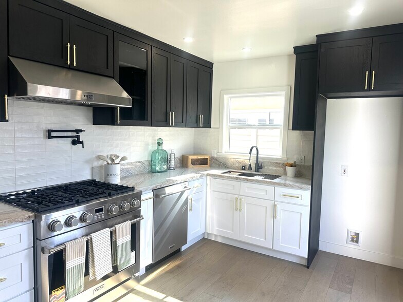 Building Photo - 16913 Covello St