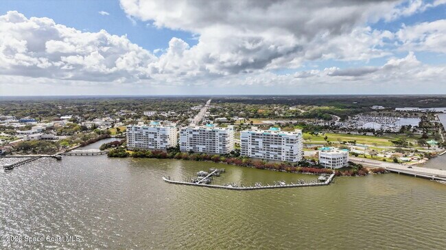 Building Photo - 7 Indian River Ave
