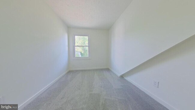Building Photo - 548 S Loudoun St