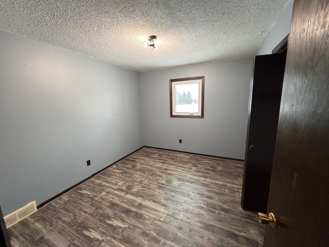 Building Photo - 447 2nd Ave SW