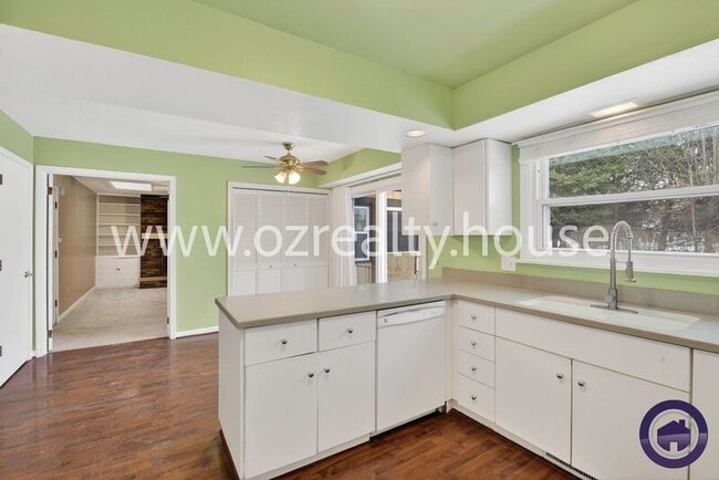 Building Photo - 2417 Whitechapel Dr