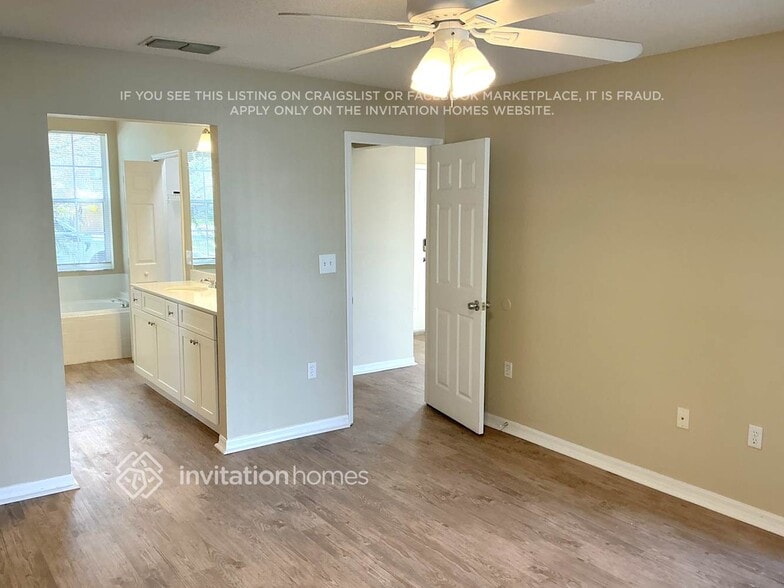 Building Photo - 106 Quiet Oak Ct