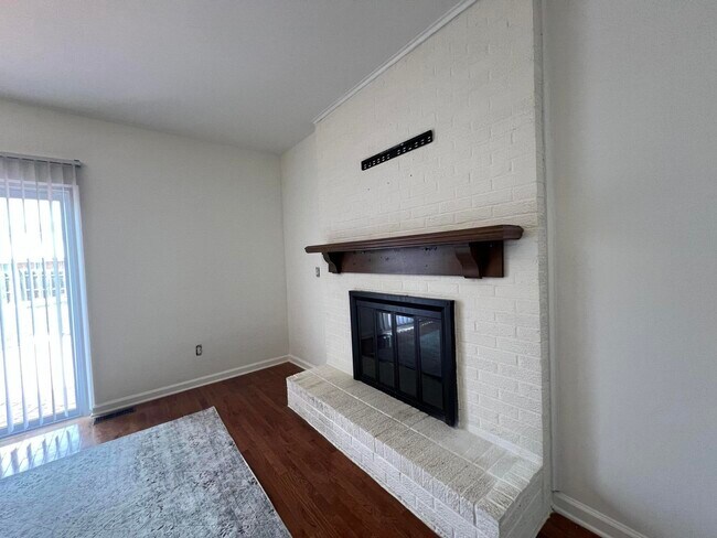 Building Photo - 4033 Ramblewood Dr