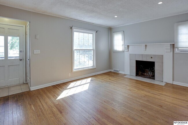 Building Photo - 5220 Mason St