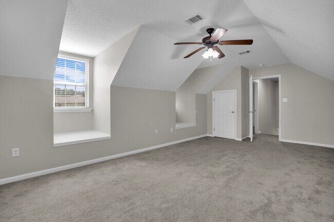 Building Photo - 136 Meadowside Ln