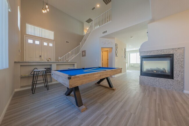 Building Photo - Spacious 4-Bed Family Home in Prime Las Vegas Location!