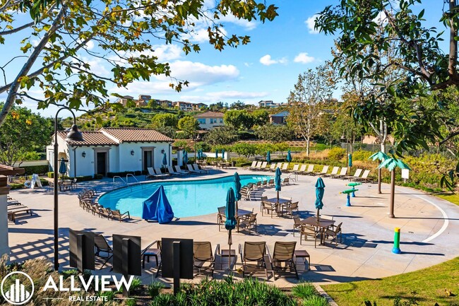 Building Photo - Turnkey 2 Bedroom, 2.5 Bath End Unit Townhome Available NOW in Rancho Mission Viejo!