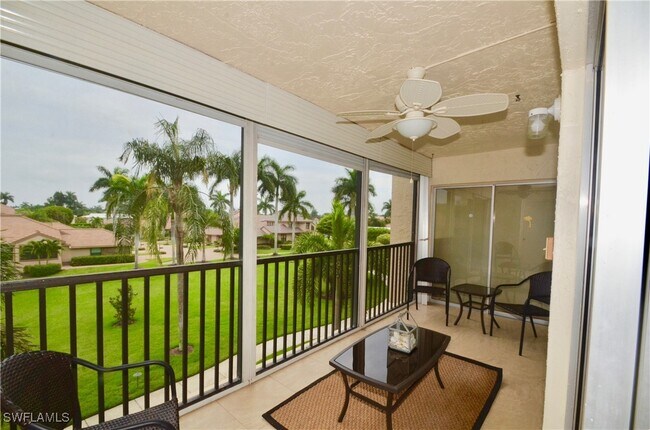 Building Photo - 555 Park Shore Dr