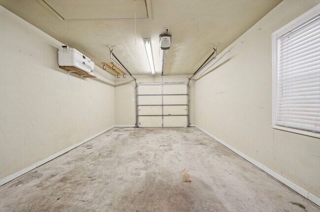 Building Photo - 1128 Grandy Ct