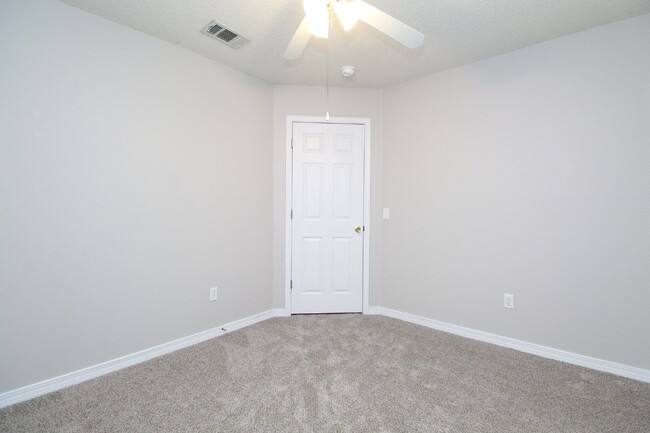 Building Photo - 3 Bedroom, 2 Bath Patio Home with Garage &...