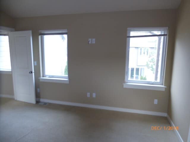 Building Photo - Beautiful 3 Bed 2.5 Bath Home in Redmond Ridge