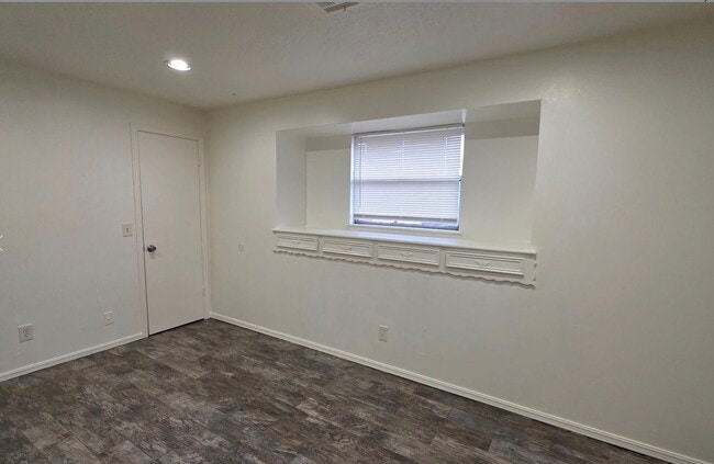 Building Photo - 3 bedroom 1 bath