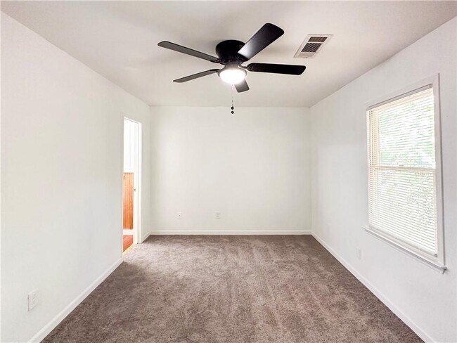 Building Photo - 639 Hunting Creek Ln SE