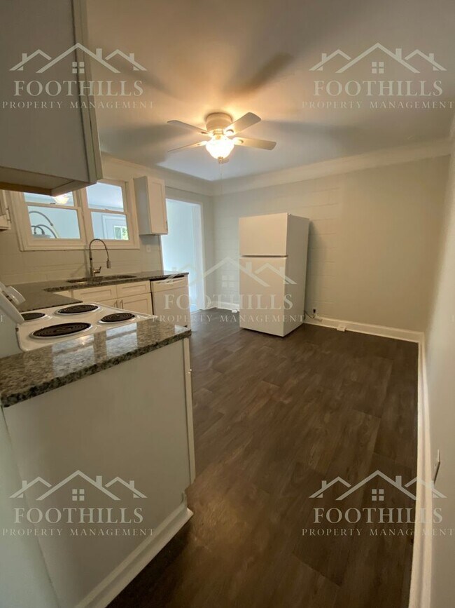 Building Photo - 106 Hanks Dr
