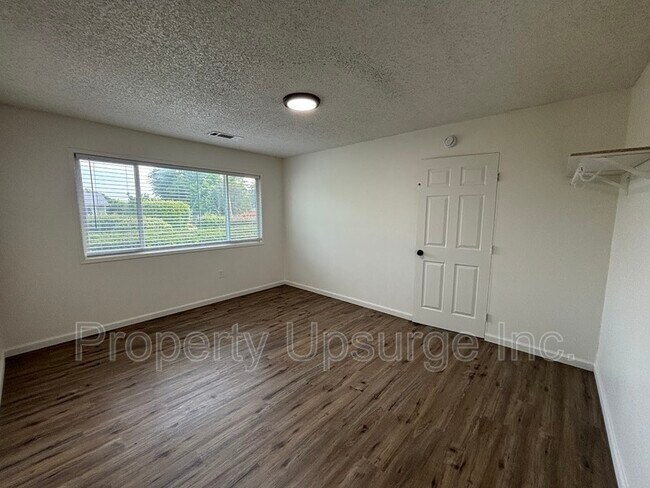 Building Photo - 735 Kimball Rd