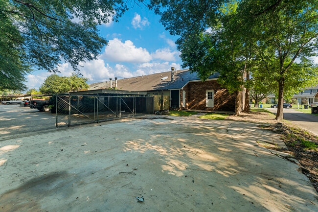 Building Photo - 6344 Olde Towne Dr