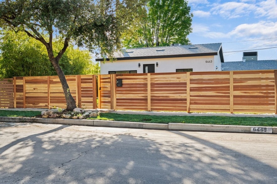 Building Photo - 6443 Oakdale Ave