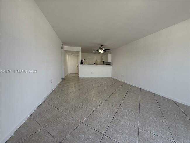 Building Photo - 15201 NE 6th Ave