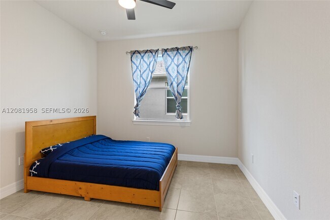 Building Photo - 10407 SW Captiva Dr