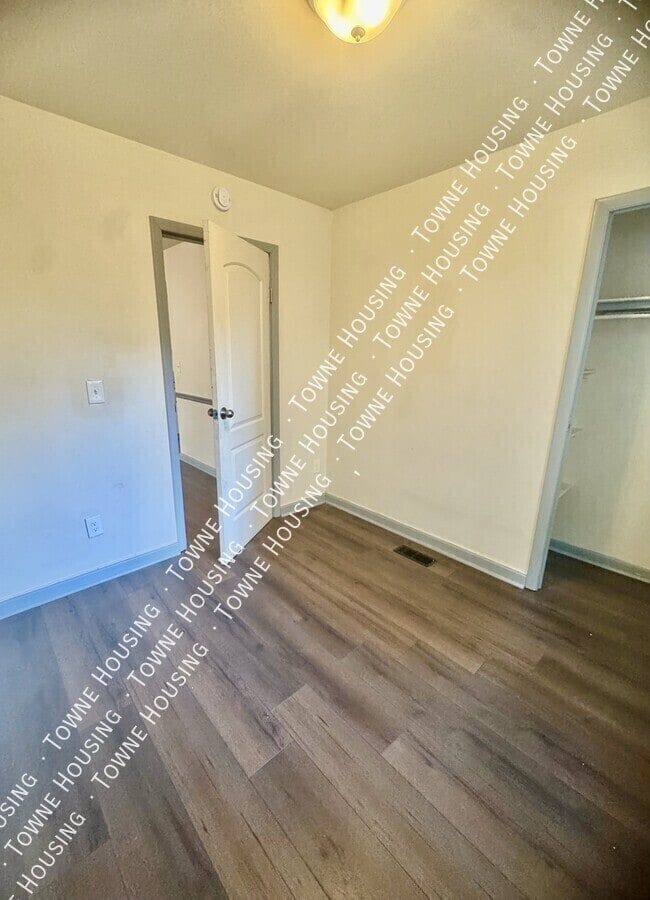 Building Photo - 24 Como Ave