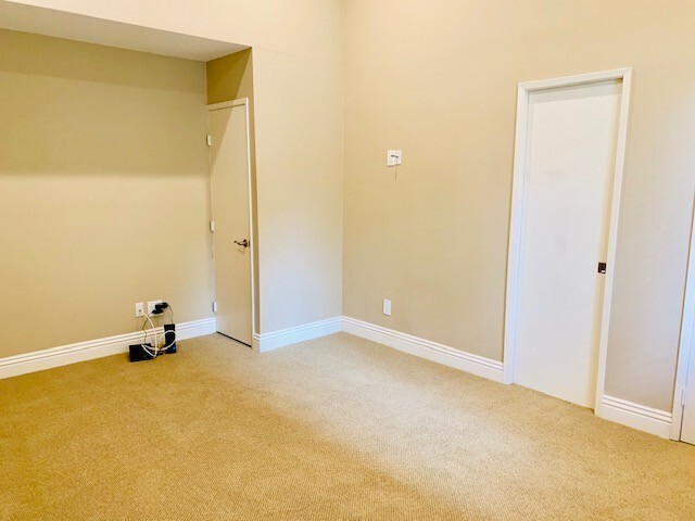 Building Photo - INCREDIBLE 3BD/3BA TOWNHOME IN THE DEL CHA...