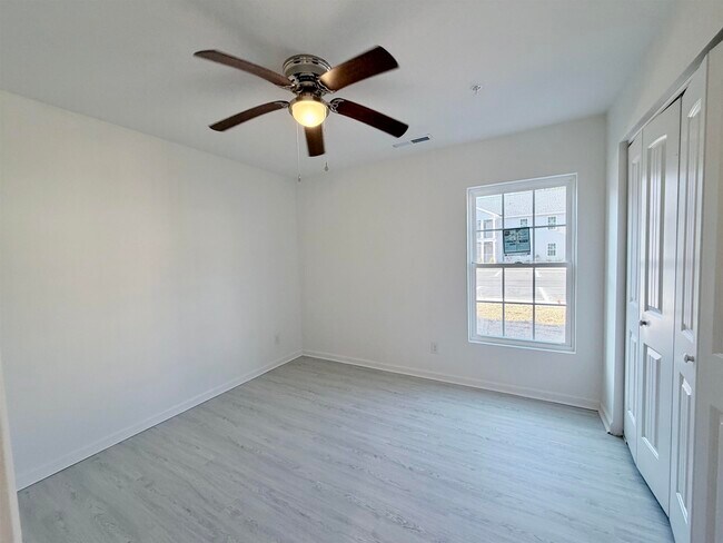 Building Photo - 171-179 Charter Dr