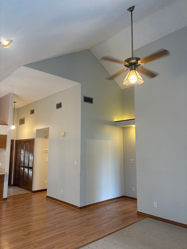 Building Photo - Charming 2 Bedroom in Fort Walton Beach!
