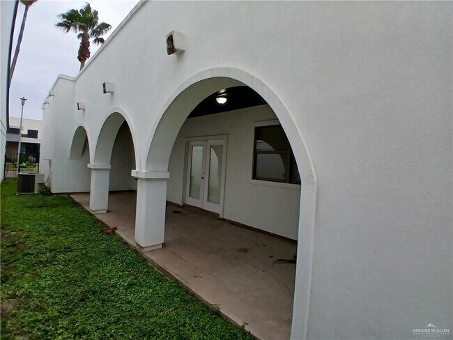 Building Photo - 130 San Jacinto St