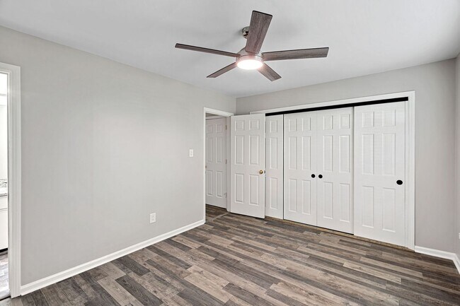 Building Photo - Unique 3 Bedroom/ 3 Full Bathroom 2 Story ...