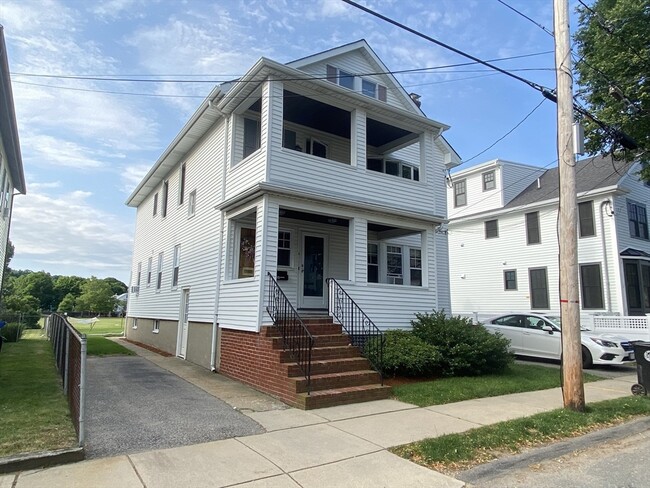 Building Photo - 36 Walnut St