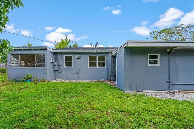 Building Photo - 820 Alabama Ave