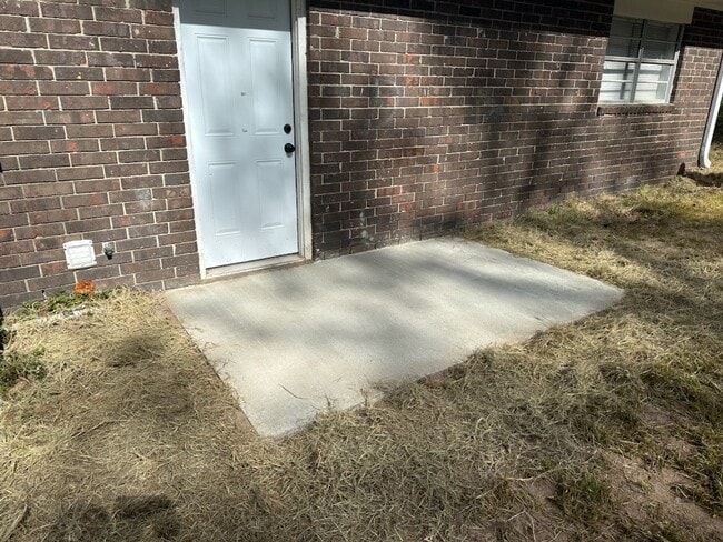 Building Photo - 6916 Bradshaw Dr