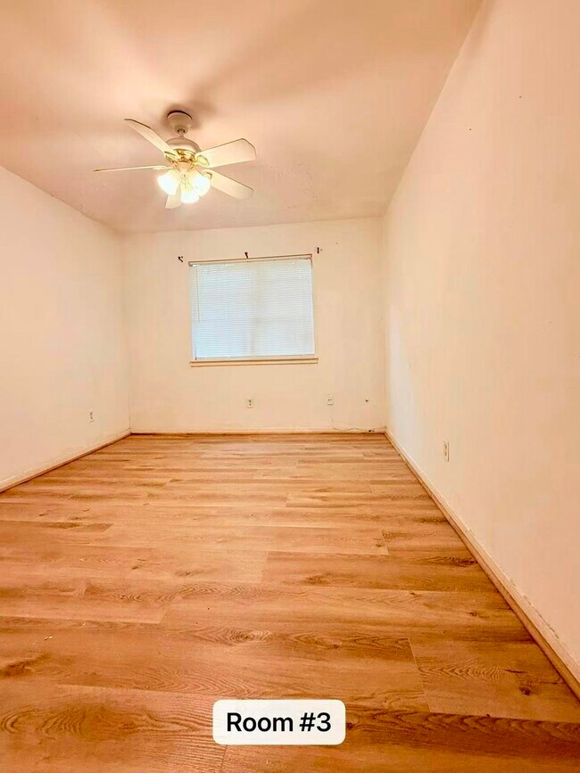 Building Photo - 6418 Gladewell Dr