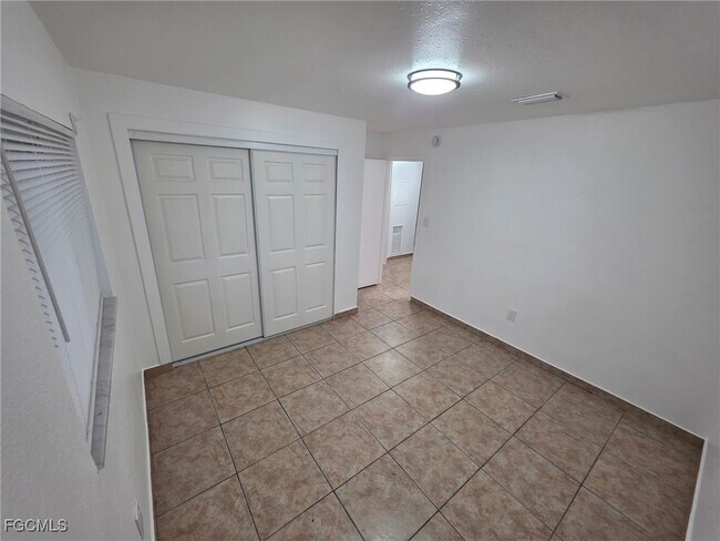 Building Photo - 2148 Dora St