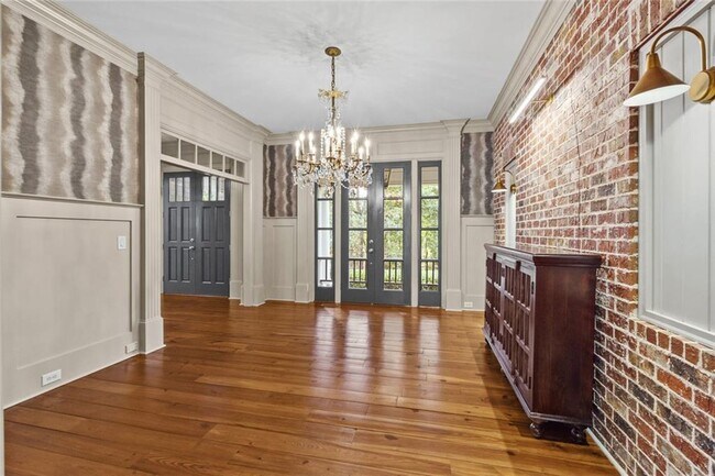 Building Photo - 390 Hembree Rd