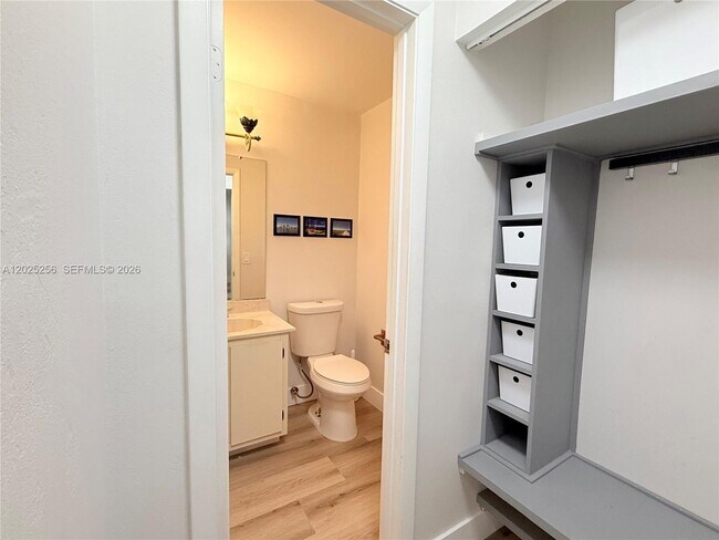 Building Photo - 9832 NW 9th Ct