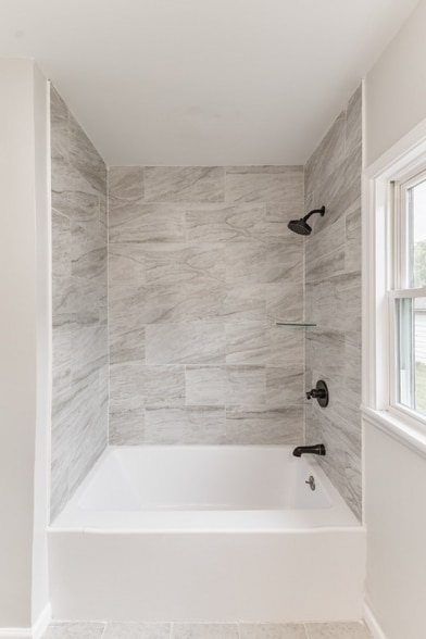 Building Photo - 1223 2nd St SW