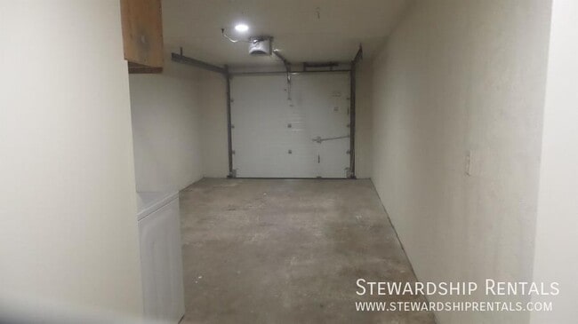 Building Photo - 759 N Cloverleaf Loop
