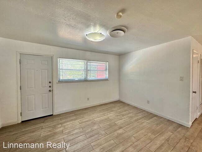Building Photo - 3 br, 1.5 bath House - 707 S. 13th St