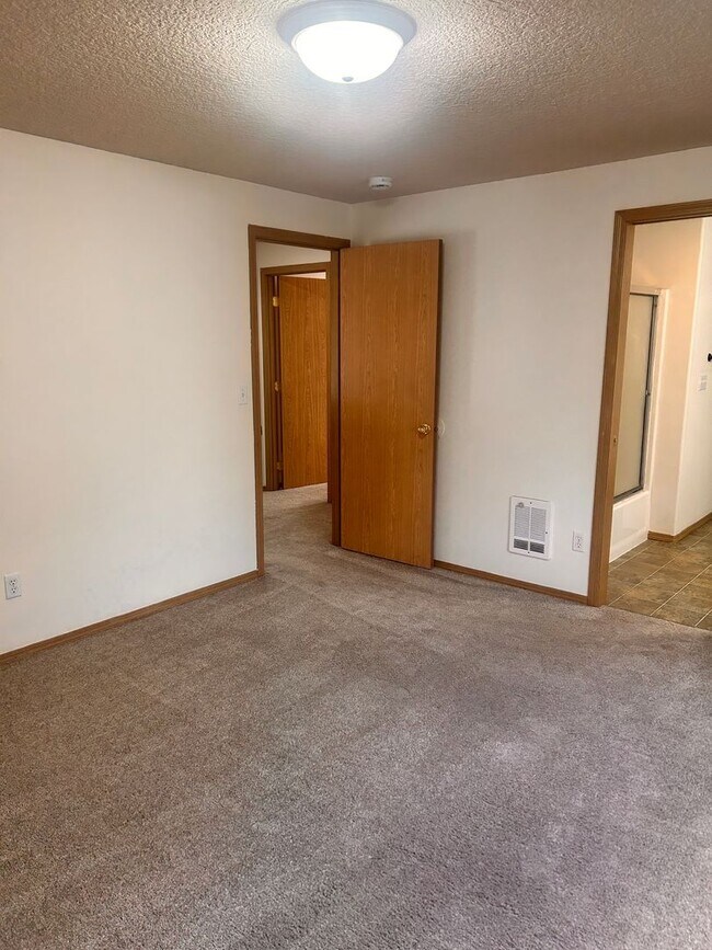 Building Photo - Charming Battle Ground Two-Story Home with Fenced Backyard!