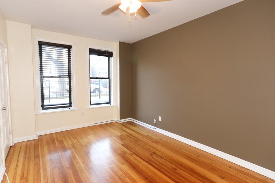 Building Photo - 2031 W Moffat St