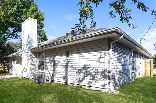 Building Photo - 914 Pierce Arrow Dr