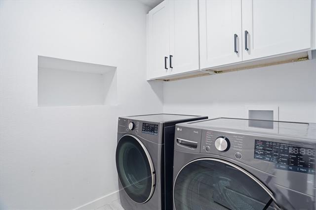 Building Photo - 2228 Goldenrod Ave