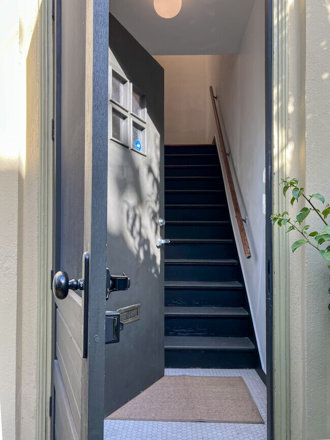 Building Photo - 234 Columbia Pl