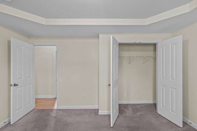 Building Photo - 3 Bedroom 2 Bathroom Home