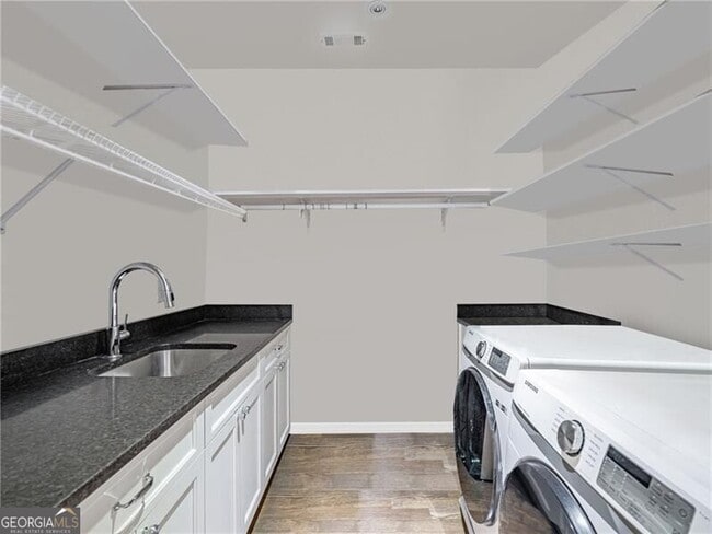 Building Photo - 405 9th St NE