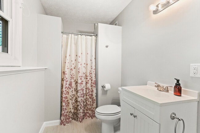 Building Photo - 4019 Brantley Dr