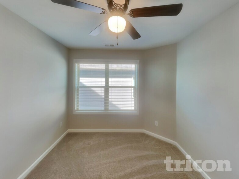 Building Photo - 3380 Baylor Cir