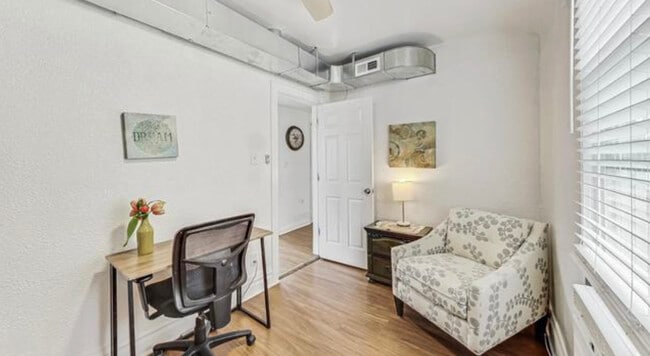 Building Photo - 1936 N St Louis Ave