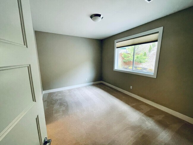 Building Photo - 8113 173rd Ave E